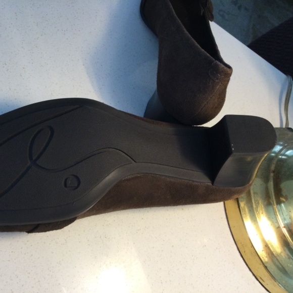 Brand New in Box Beautiful Ladies Rockport Pumps - Picture 8 of 9